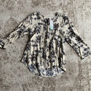 Lightweight floral flowy top